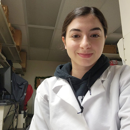 Justine Valentino ’24 working late on an experiment in the Lyme disease and breast cancer lab in Charger Plaza.
