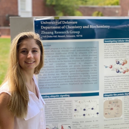 Amanda Sensi ’20, ’21 M.S. presents her research at a new student orientation.