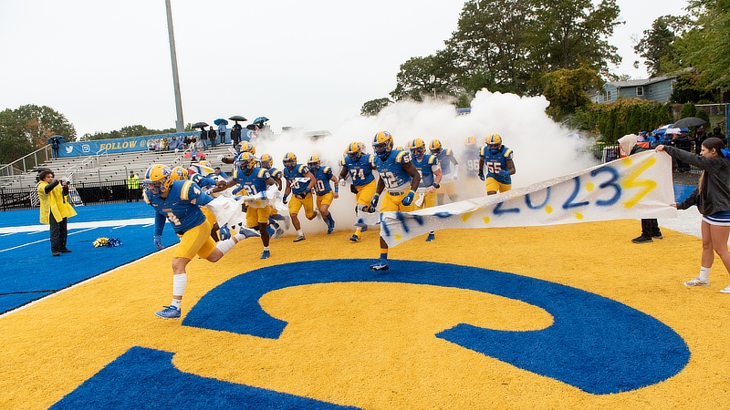 The University community cheered on the Chargers on the gridiron.