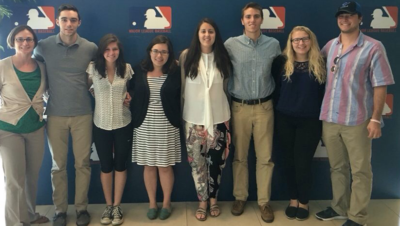 Image of students visiting Major League Baseball’s offices in Santo Domingo