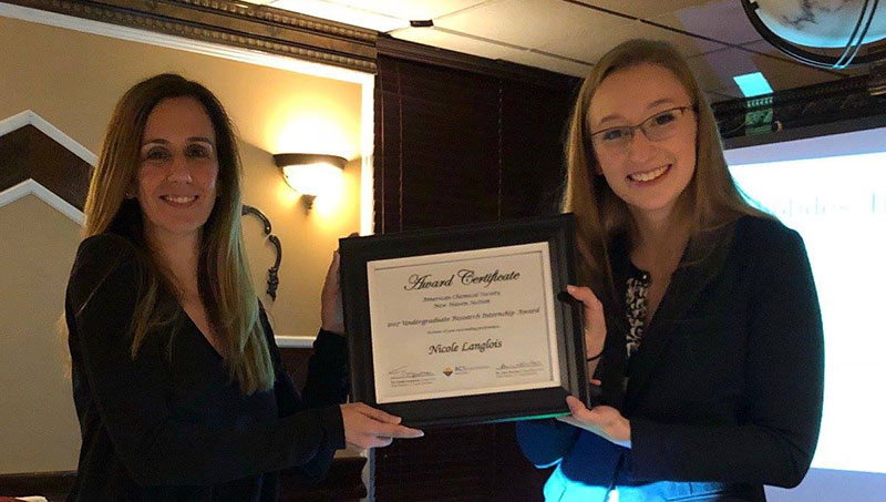 Image of Nicole Langlois and her professor