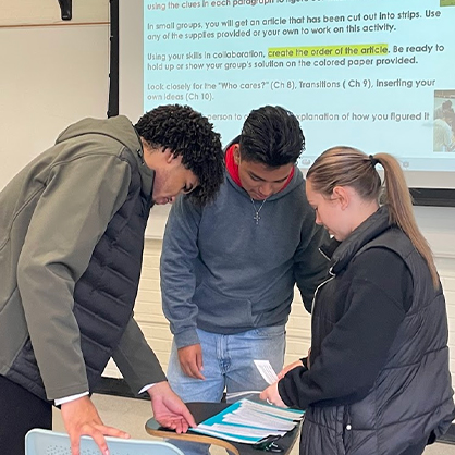 Christopher Hernandez ’28 (center)