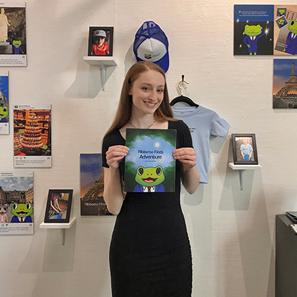 Jacey Ferraro ’23 and her character both found adventure in Paris.