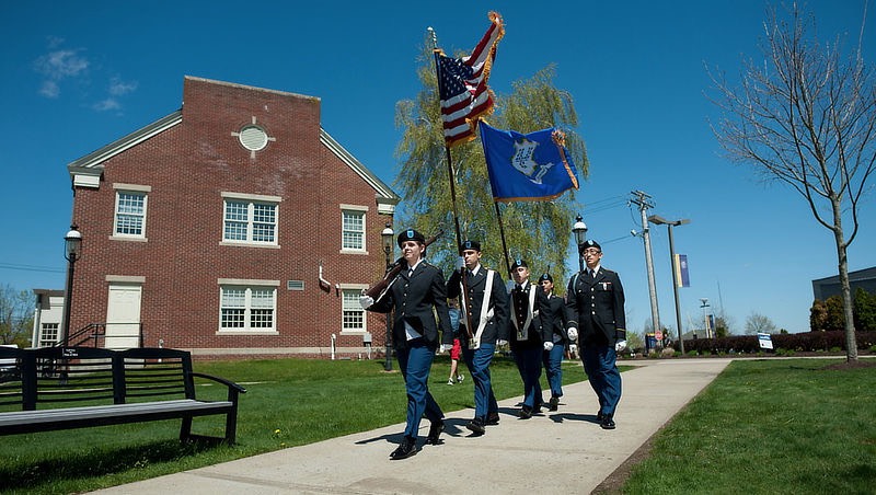 Image of U New Haven military students.